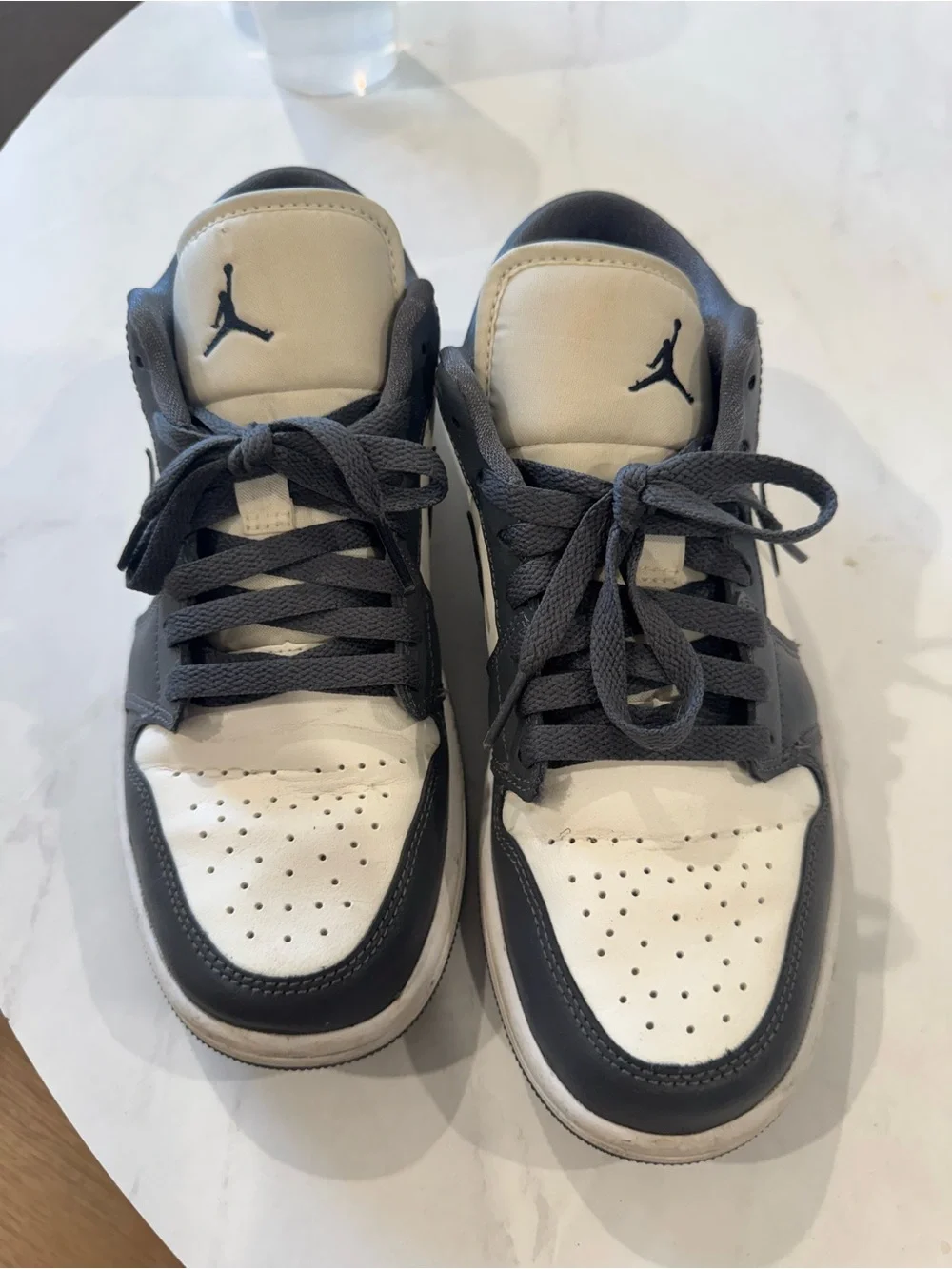 Low-Top nike dunks in blue and white